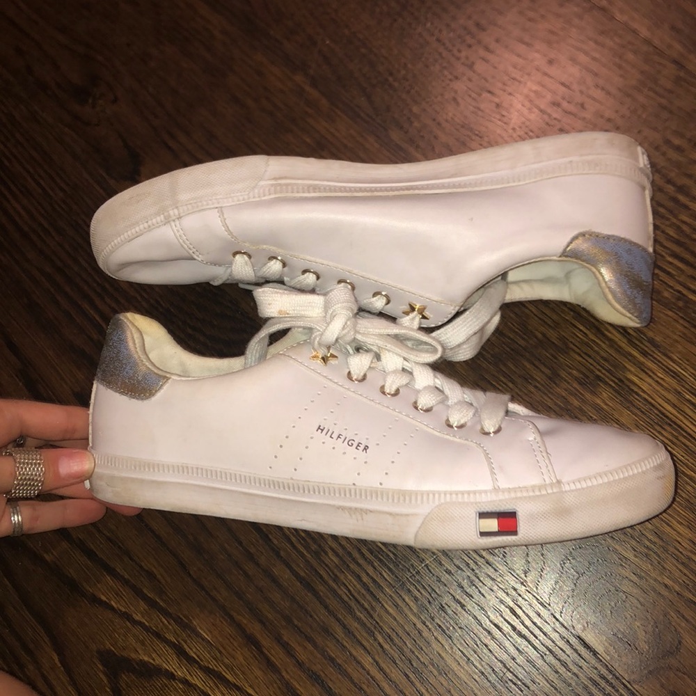Tommy Hilfiger sneakers!!